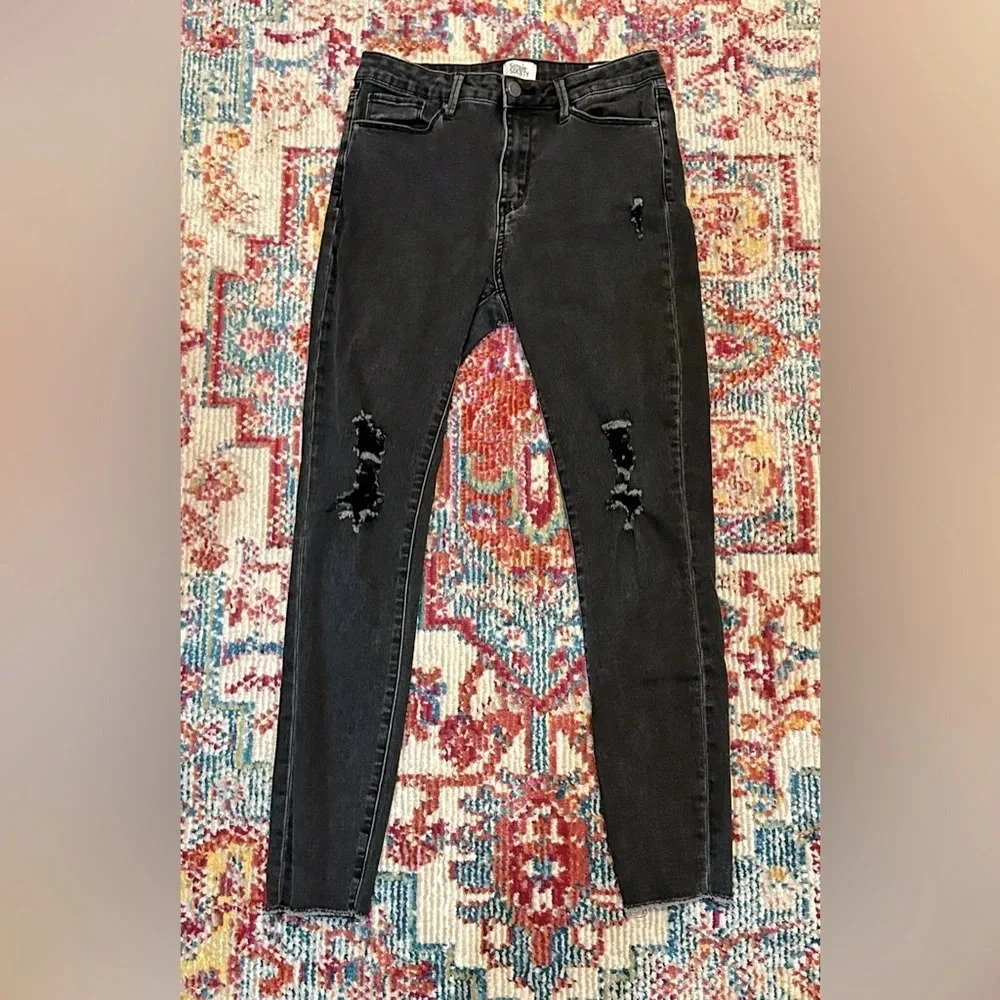 High waisted stretch ankle jeans raw hem distressed Simple Society size 9 / 29